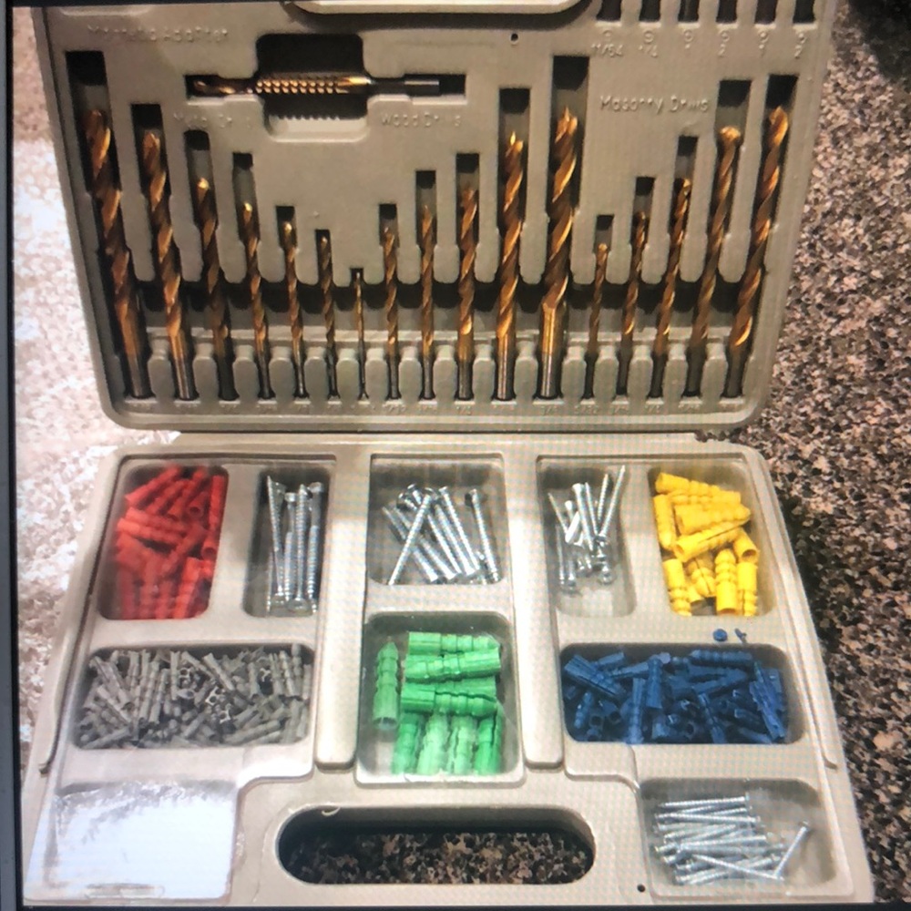 Generic drills and screws box set